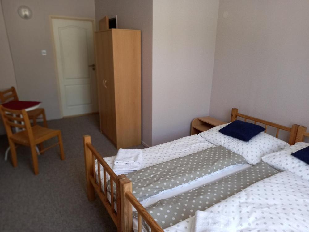 Hotel Koruna Penzion Teplice nad Metují المظهر الخارجي الصورة
