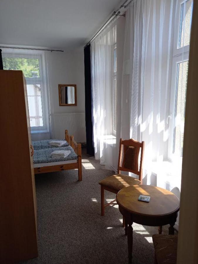 Hotel Koruna Penzion Teplice nad Metují المظهر الخارجي الصورة