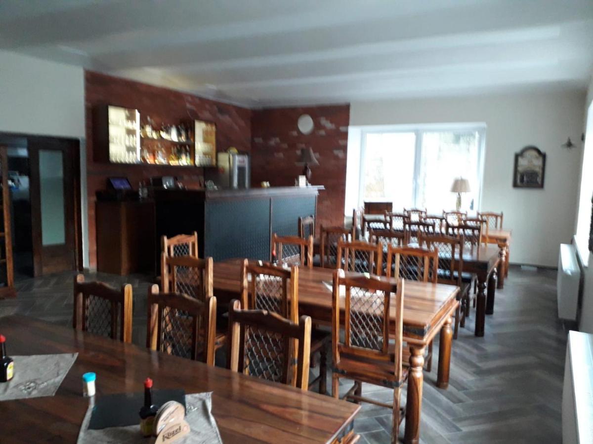 Hotel Koruna Penzion Teplice nad Metují المظهر الخارجي الصورة