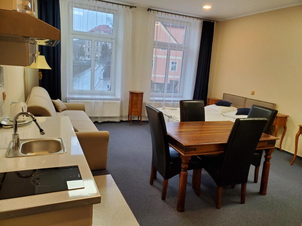 Hotel Koruna Penzion Teplice nad Metují المظهر الخارجي الصورة