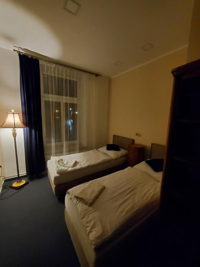 Hotel Koruna Penzion Teplice nad Metují المظهر الخارجي الصورة