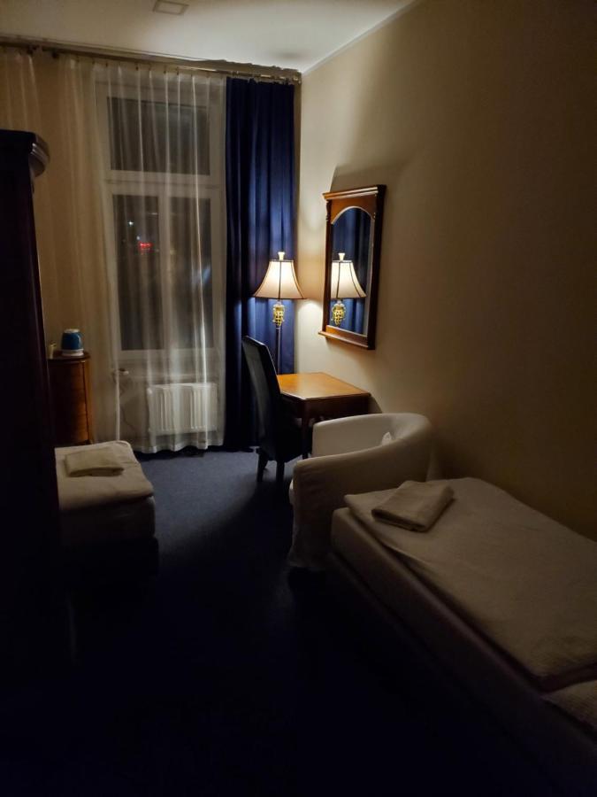 Hotel Koruna Penzion Teplice nad Metují المظهر الخارجي الصورة