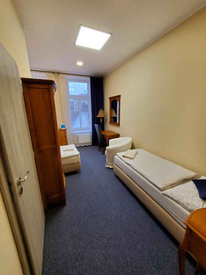 Hotel Koruna Penzion Teplice nad Metují المظهر الخارجي الصورة